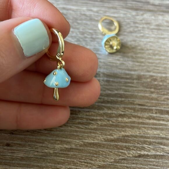 Blue mushroom huggies earrings N239 - Picture 2 of 3